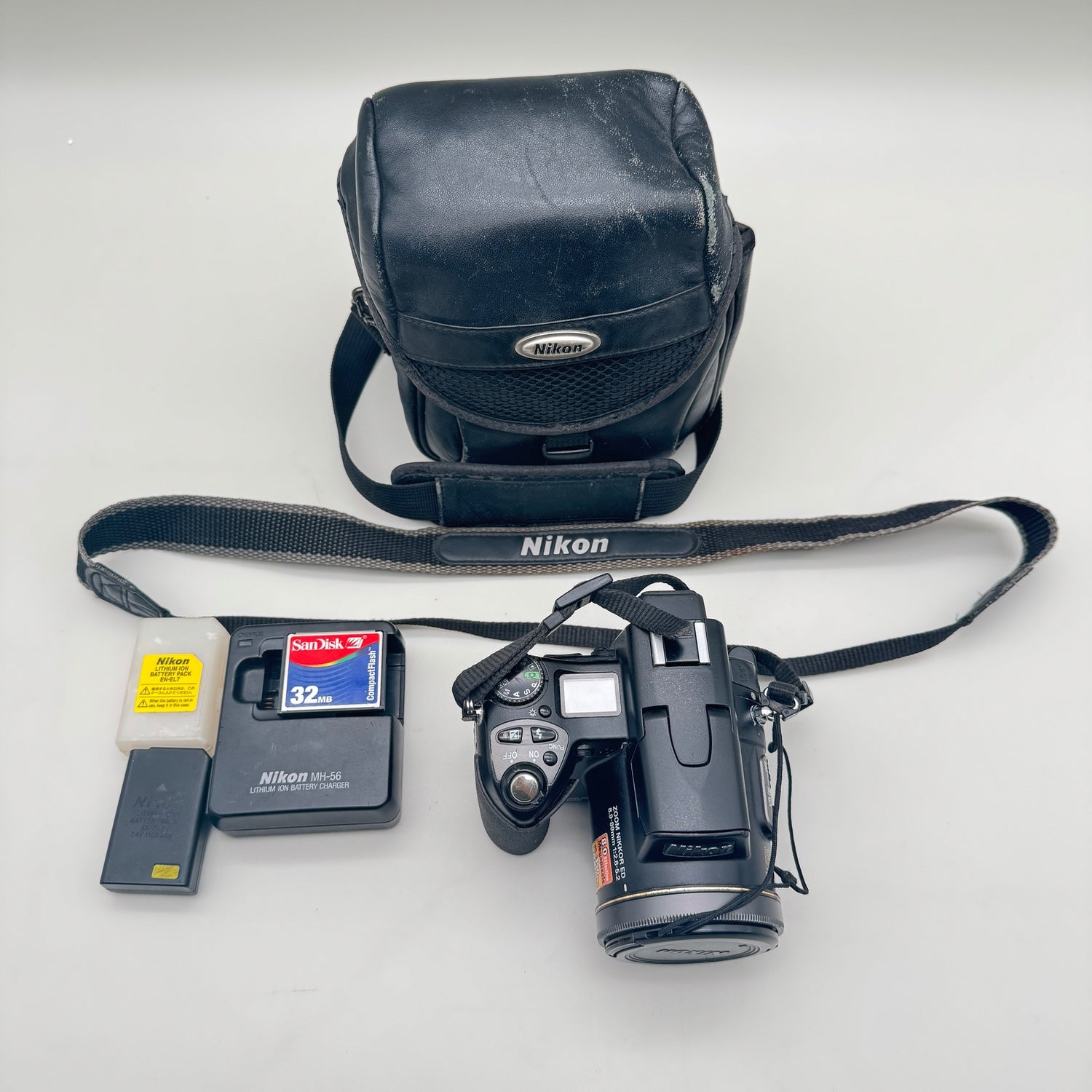 Nikon COOLPIX 8800 VR MP Digital Camcorder With Accessories